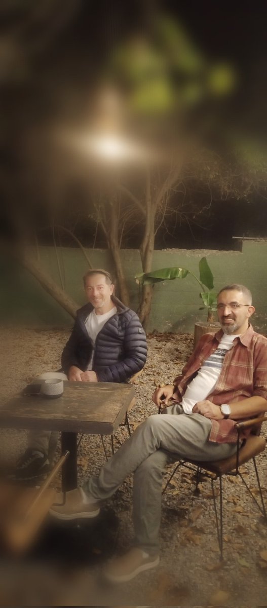 Biraz kilo aldığım doğrudur ama asıl oturuş tarzından şişman görünüyorum:) göz yanılması:)