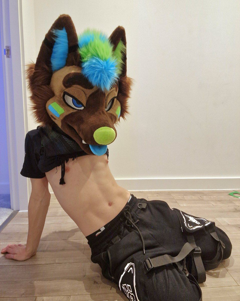 For everyone who was curious… here’s the braver pic 👀💙💚