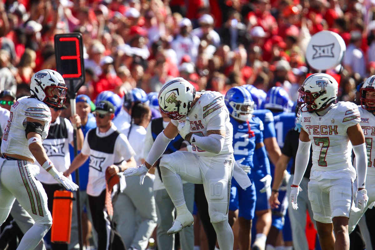 SpideyRay7's tweet image. @HeismanTrophy I want to vote for #JacobRodriguez
#JRodforHeisman
#ElJeisman