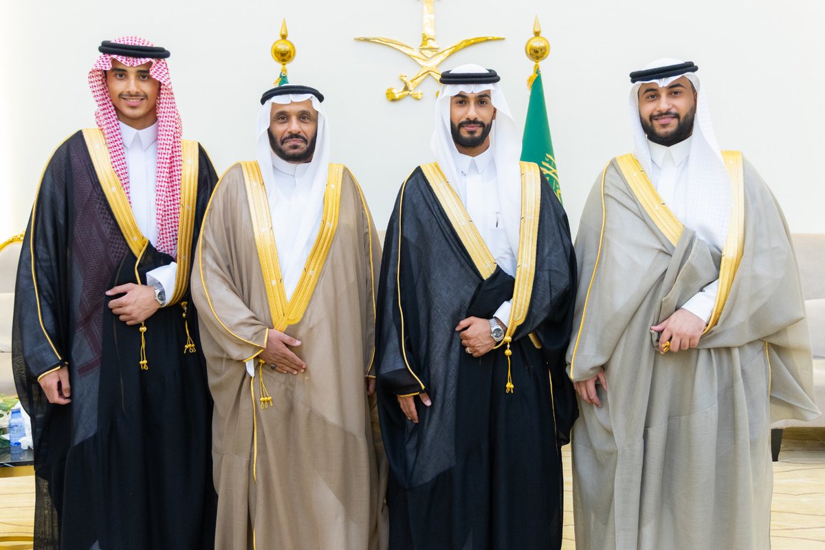 بفضل الله وتيسيره احتفلت بزواج ابني محمد على كريمة الفاضل سعود بن مبارك الرشود،كان الحفل على نفسي بهيجاً مُبهجاً،في ليلةٍ فريدة كان المُنى مجيئُها،
زيَّنَها حضورُ والدي والأهلِ وجمعٌ من الفضلاء والأحبَّة،أرجو له التوفيق وأن يكتبﷲ لهما المودة والإحسان والمعروف والحياةالطيبة -آمين