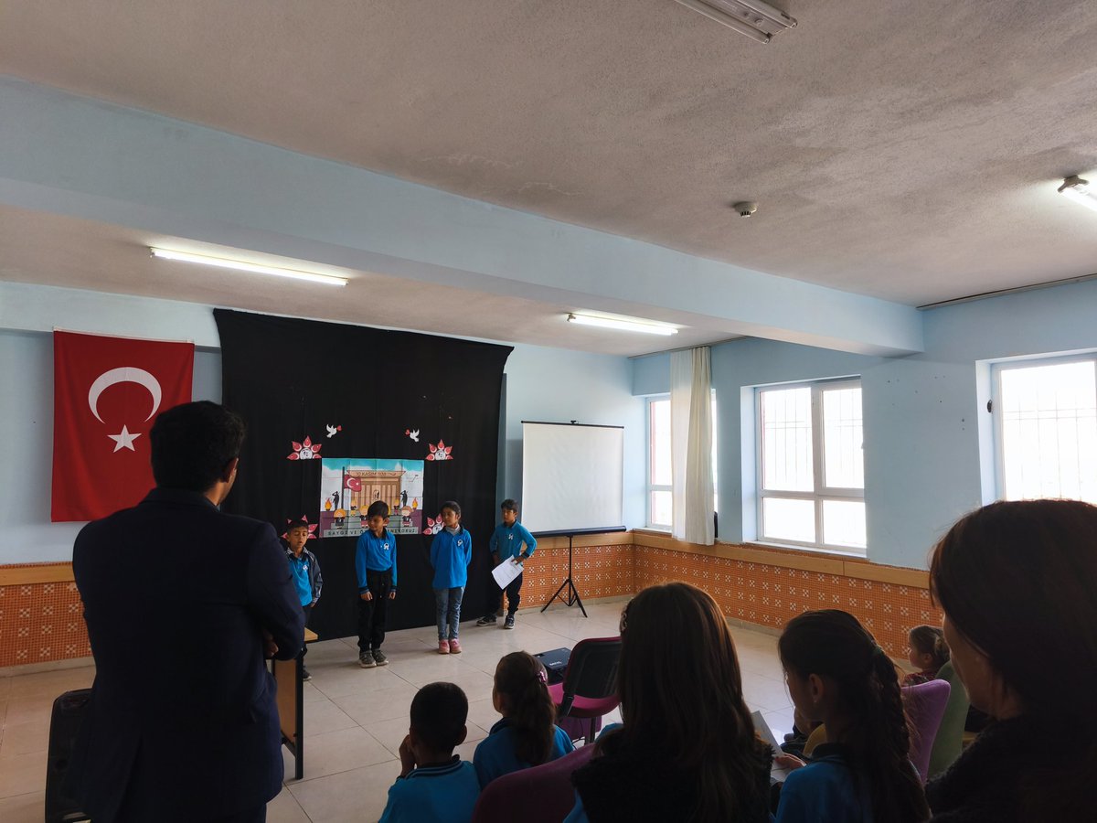 bilge_ilkokulu's tweet photo. 🇹🇷🖤Özlem ve rahmetle anıyoruz. On'suz kasım...🖤🇹🇷
@tcmeb 
@Yusuf__Tekin 
@mardinilmem 
@ali_eyyupkoca 
@mazidagimem 
@UfukCete https://t.co/j0pOom6as8