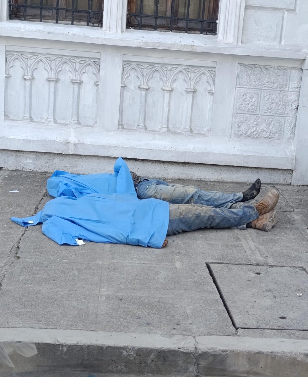 Soterrados ppr el castillo de la pnc. nombres de. Los. fallecidos rudy marveli lemus de 44 años de edad y armando crespin Giménez y de 45 años de edad y dos lecionados
Ruben lopez de 44 años  Israel Ramírez de 46 años politraumatisados trasaladados al seguro