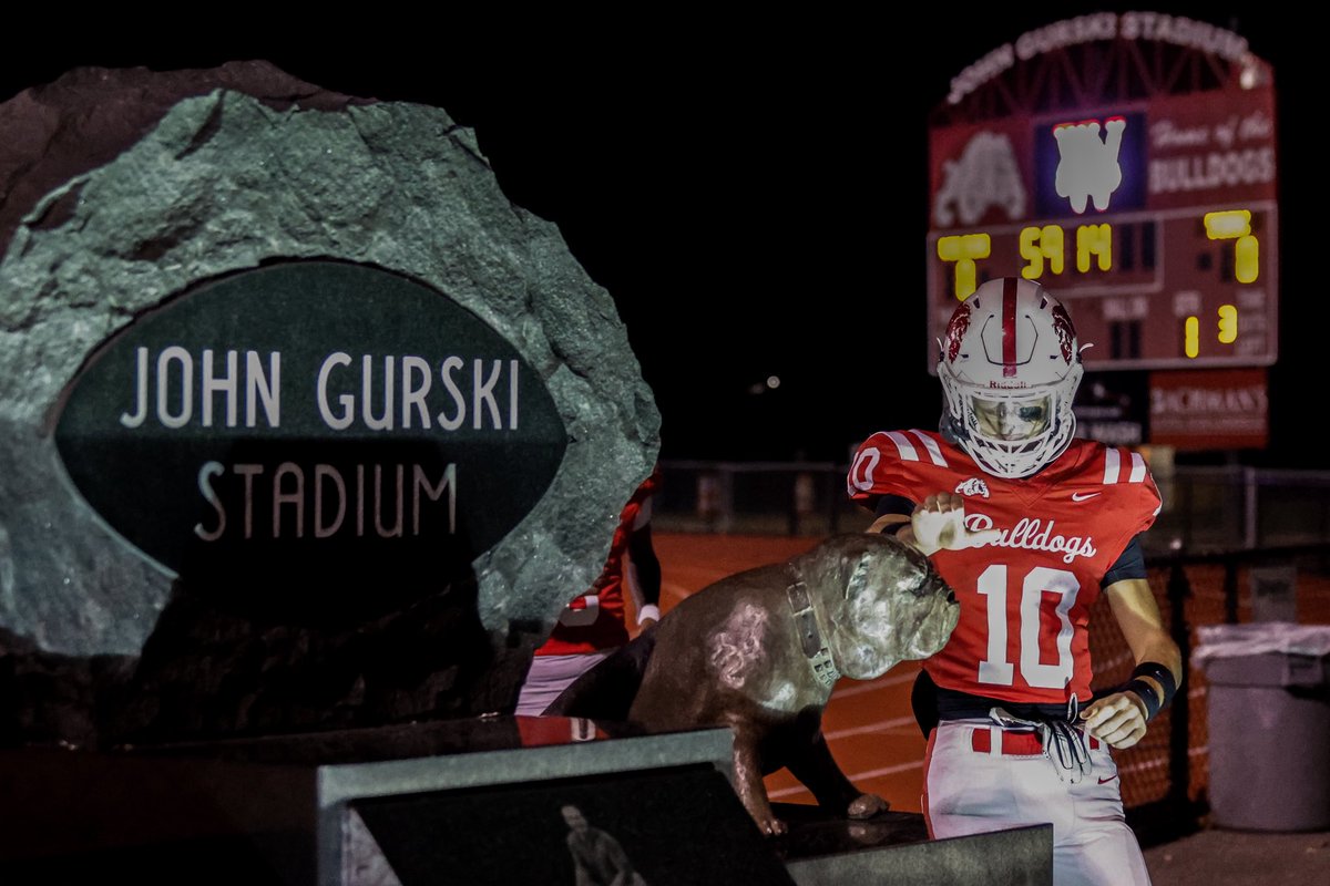 WilsonBulldogs's tweet image. 📸 🏈 Unfortunately I am having some tech issues with my memory card so the game 11  album is UNEDITED but now available @ photos.app.goo.gl/YKmMMfSQECXvZp…