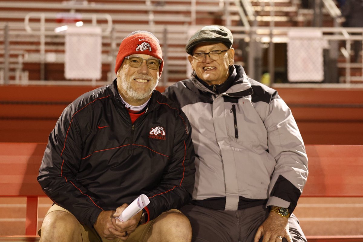 WilsonBulldogs's tweet image. 📸 🏈 Unfortunately I am having some tech issues with my memory card so the game 11  album is UNEDITED but now available @ photos.app.goo.gl/YKmMMfSQECXvZp…