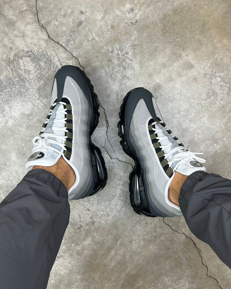 Nike Air Max 95 OG Big Bubble "Medium Olive" 🫒

howl.link/dmu0uwuacbx28