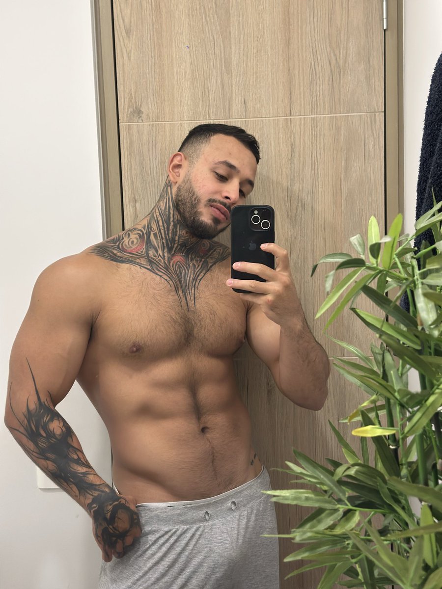 MikeBelle_ tweet media