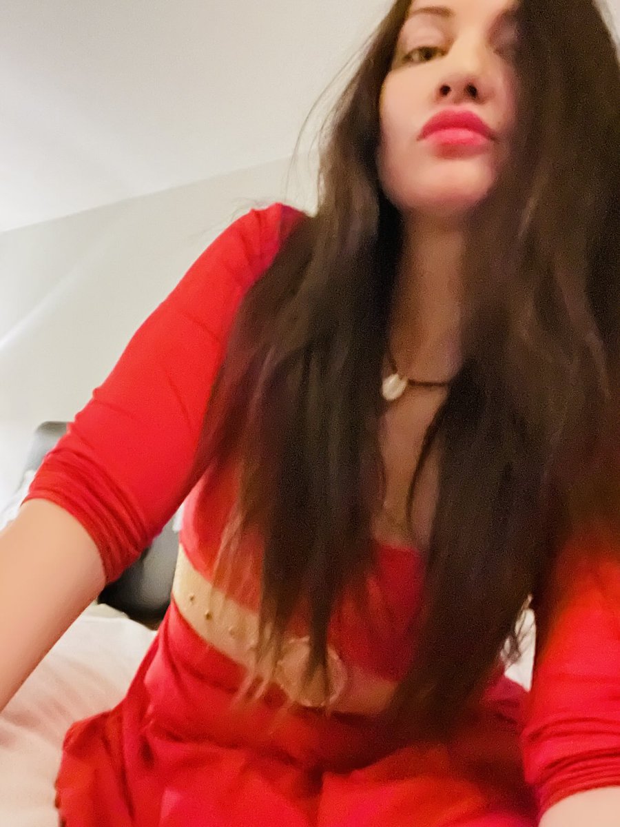 Guten Abend! 
Zurück in Hamburg. An den komischen Klobrudi: alles was ich gestern getan habe wurde bezahlt. Ich bin so cool, ich hab sogar 1 sugarmom!(⁦<a href="/IchbinSally/">ⓈⒶⓁⓁⓎ 🐟</a>⁩) xaxa.
Ich bin voll mit Gedanken. Fragt mich jnher dem Beitrag alles was ihr wollt(auf gestern bezogen)