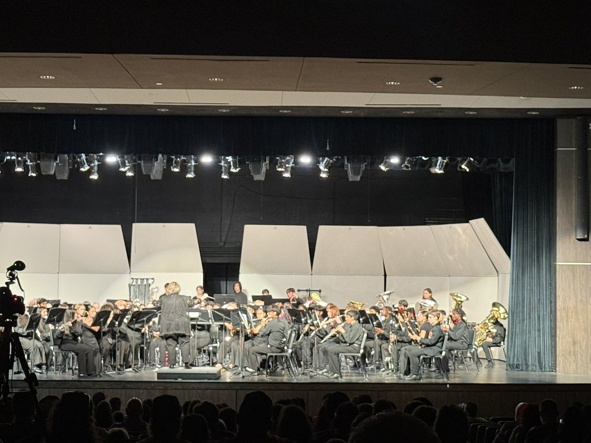 Autumn Ridge Gator Band tweet media