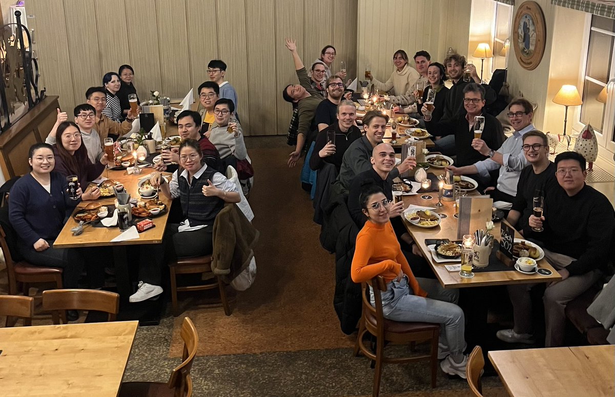 Fantastic #dinner #night with our #guest Todd Emrick, #UMass #Amherst and his #team members Grace and Carla in a cosy #Bavarian #restaurant enjoying typical local #Munich #food and the delicious Bavarian #beer - having inspiring and interesting #discussions with my #TUM group