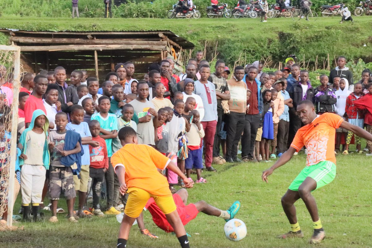 Peakfm906's tweet photo. UPDATE: The State Minister @mofpedU @henrymusasizi1 has praised the youth of Rubanda District for their innovative spirit, particularly highlighting the introduction of the Corporate League—a first for the area. https://t.co/GW2wNM8PbX