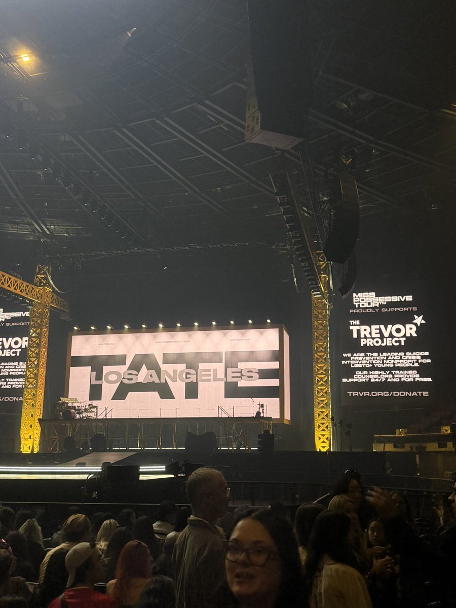 No more Tate McRae Republican discourse… she supports the Trevor project 😍