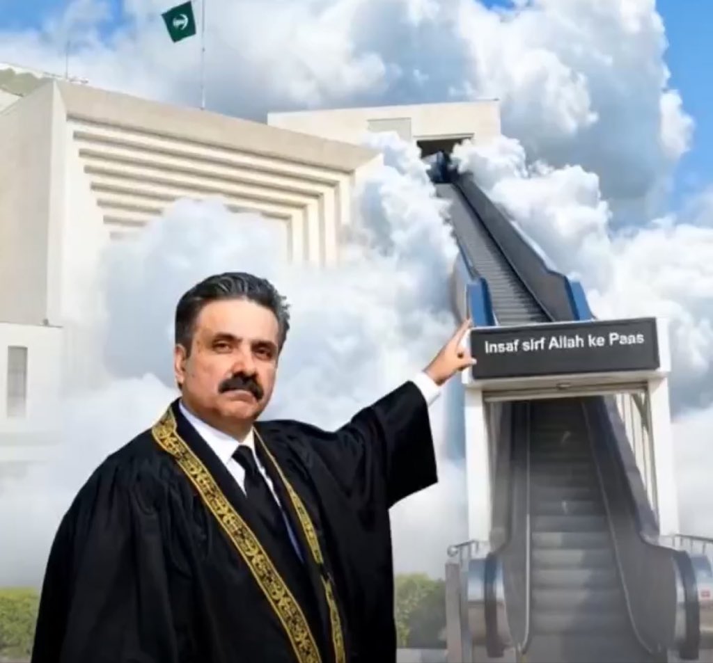 ایسے دستور کو 
صبح بے نور کو
میں نہیں مانتا میں نہیں جانتا
 ✊🏻
#ایسے_دستور_کو_میں_نہیں_مانتا