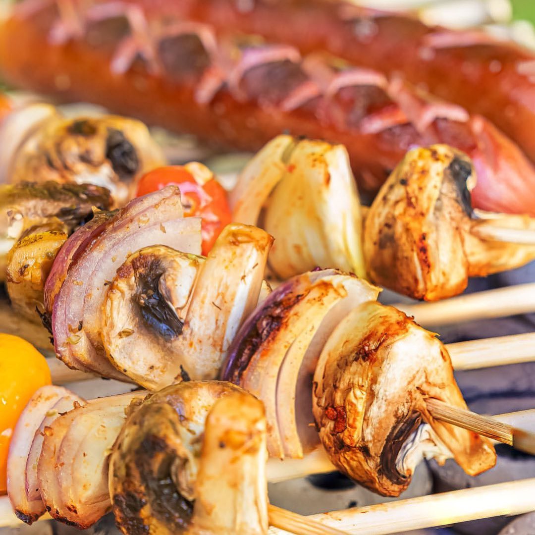 BBQ in Vancouver with <a href="/johnlaujohnlau/">John Lau</a> 💛#casusgrill
Choose a better future with CasusGrill 🌎🌱💚

#ecofriendly #sustainable #greenliving #plasticfree #gogreen #picnic #thinkeco #bamboo #cardboard #lavastone #bbq #chooseabetterfuture #sausagedog #hotdog #canada #skewers