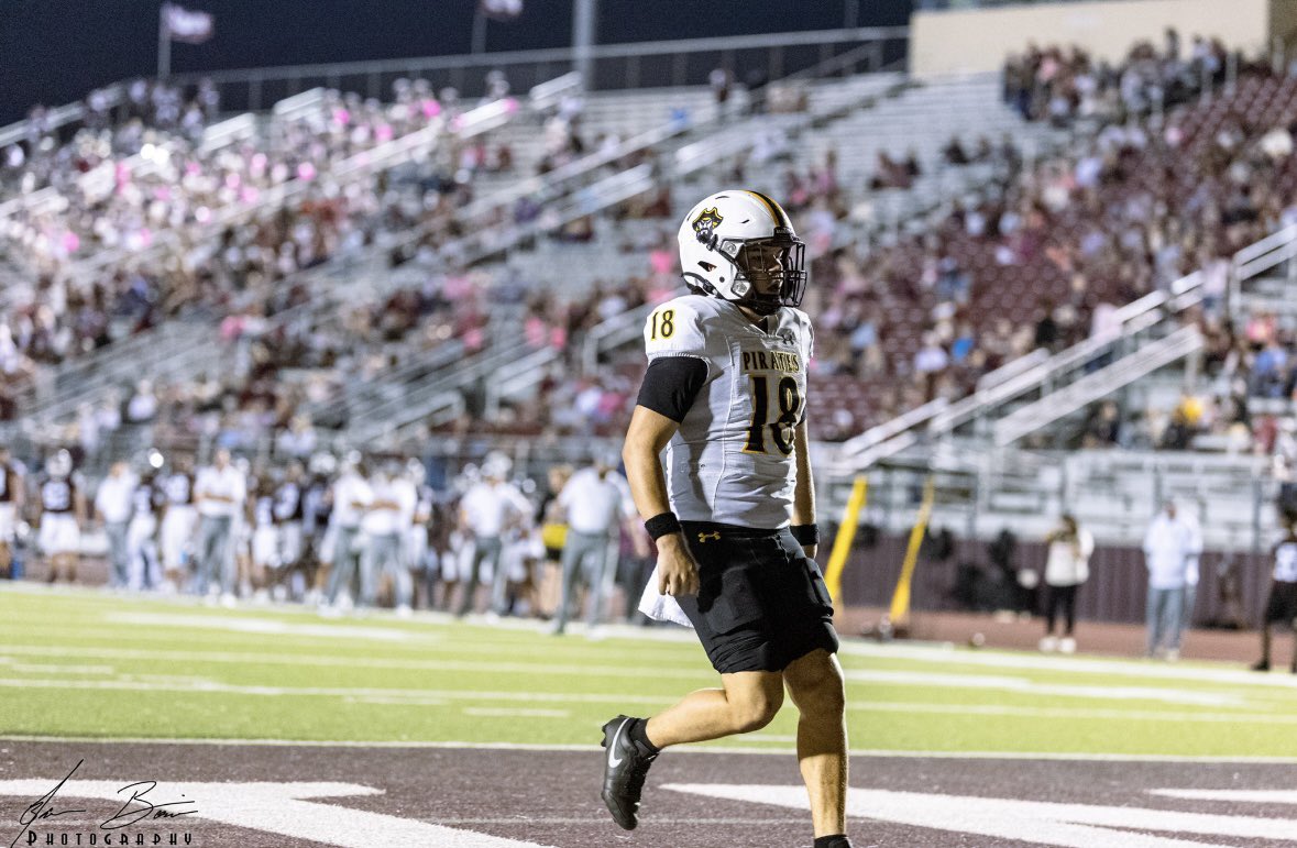 End of Regular Season Stats

C: 66
Att: 95
Yards: 791
C%: 0.695
Avg: 12.0
Passing TD: 8
Rushing TD: 2
Total yards: 870+
Int: 1
QB Rate: 114.8