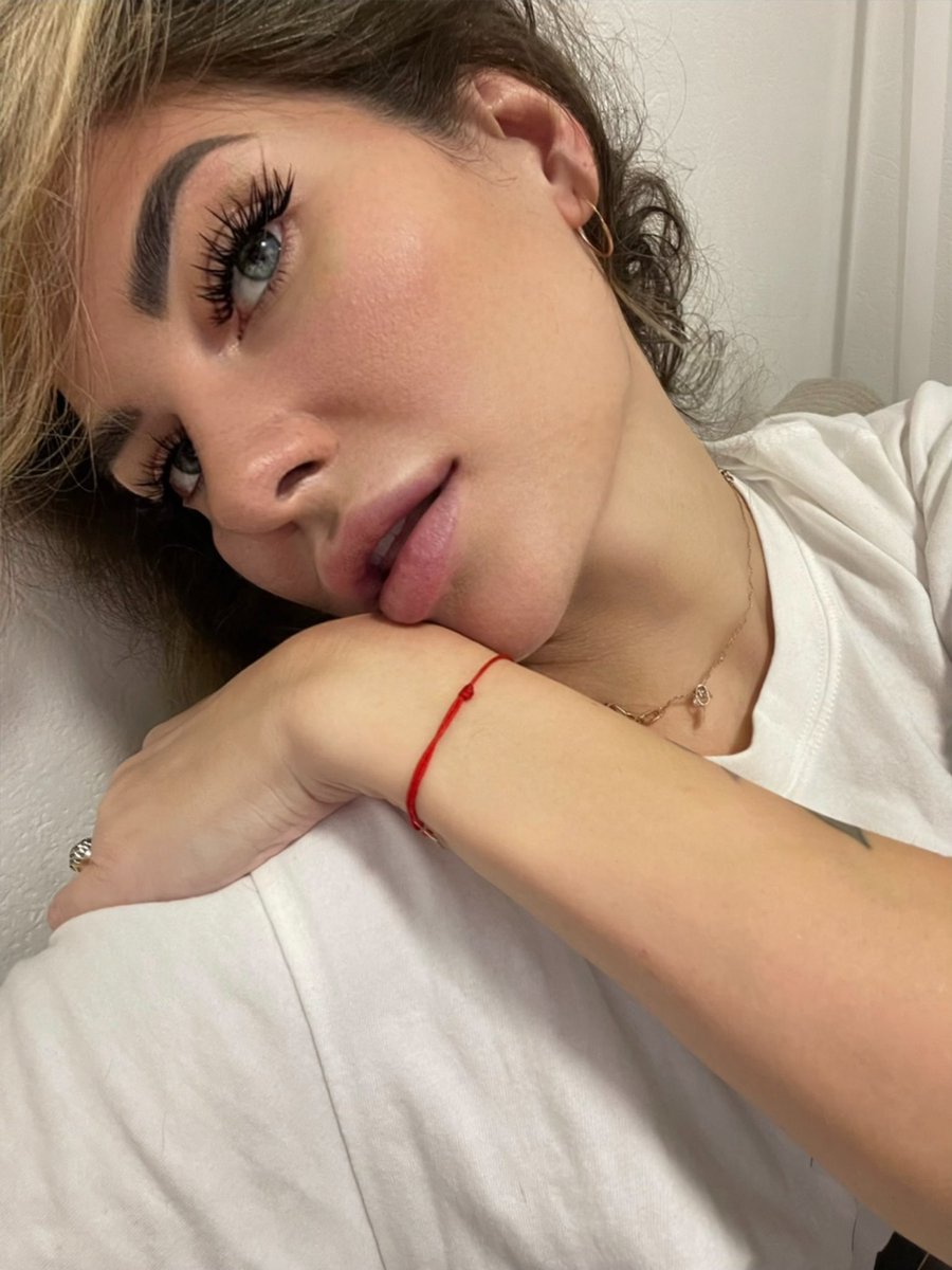 синяки на глазах были платные 
заключающий вечер в Питере🐼