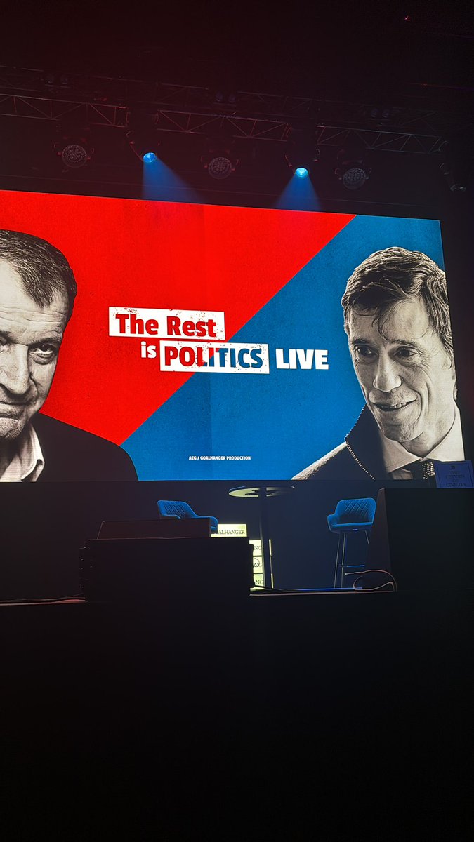 Waiting for the live podcast to begin. Second time seeing the rest is politics live.

#TRIP #TheRestIsPolitics