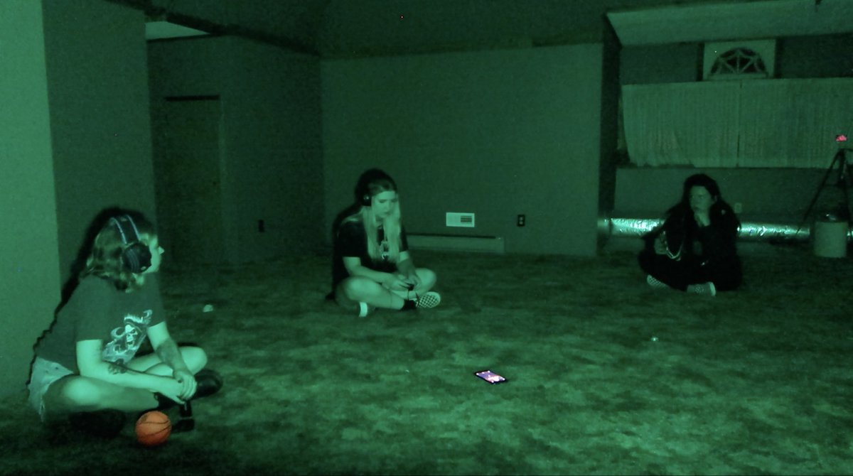 day dreaming of being in the attic of a spooky house talking to ghosts with my besties