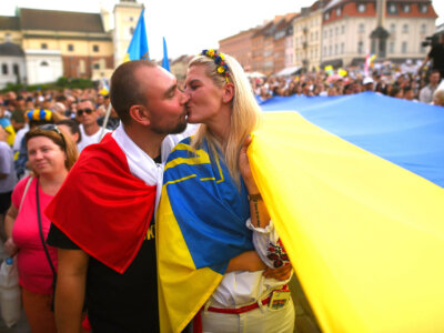 Ruskim kolaborantom z Konfy a zwłaszcza tym od ruskiej ladacznicy Brauna dedykuję: 
W 2024 roku Ukraińcy wpłacili na NFZ około
3,8 mld zł składek zdrowotnych
Wszystkie wydatki na leczenie Ukraińców w Polsce w 2024 r.: Około 2,2 mld zł (dla wszystkich obywateli Ukrainy, także tych