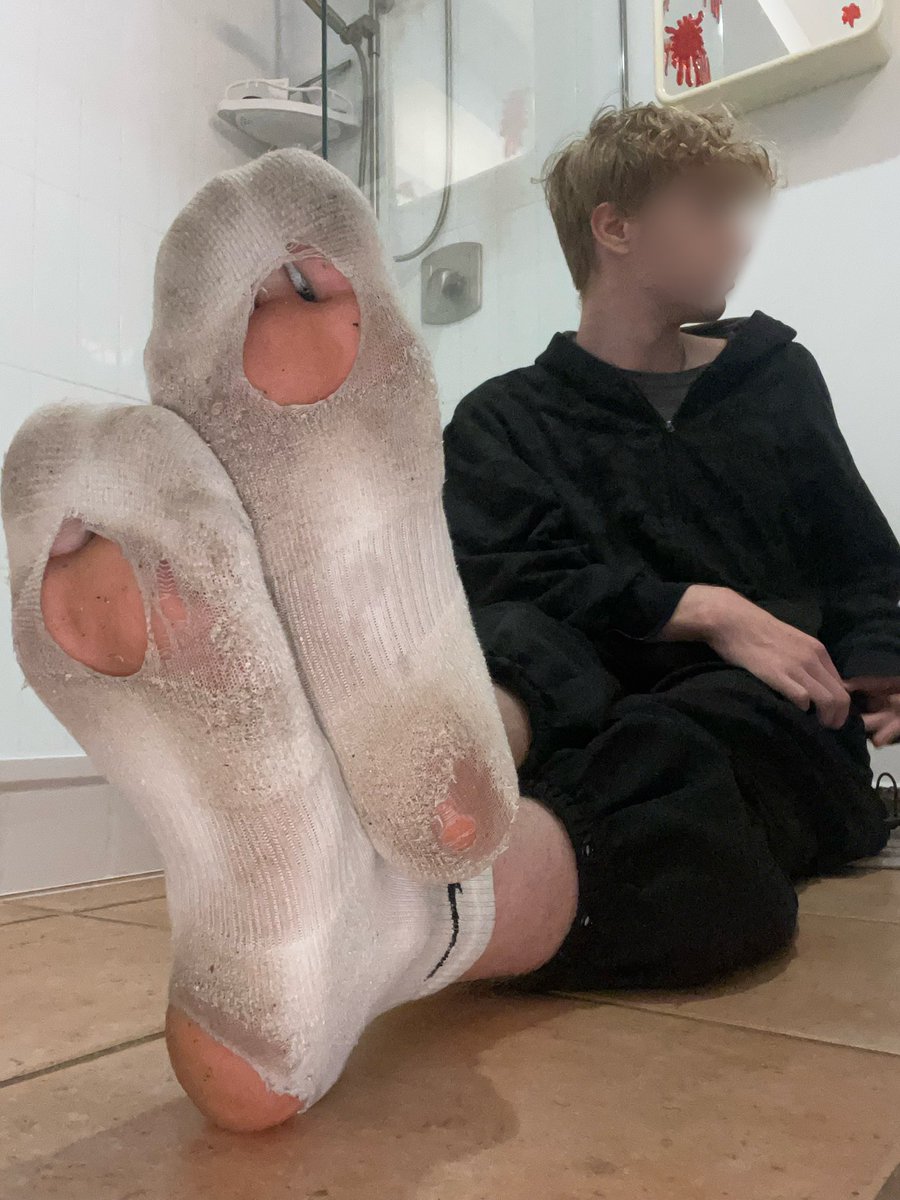 Get on your knees and sniff