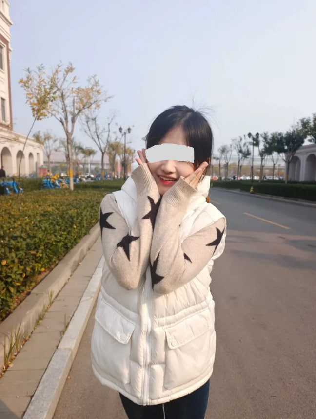 97年 深圳，身高162 体重51kg ，长相中等，性格开朗爱笑，偶尔爱和朋友旅游，也喜欢打扮自己，对另一半要求：身高165以上 五官端正清爽干净，性格沉稳有上进心，不喜欢烟味，能接受酒小酌有瘾的不行，年龄上6下3，互相尊重谢谢  #深圳