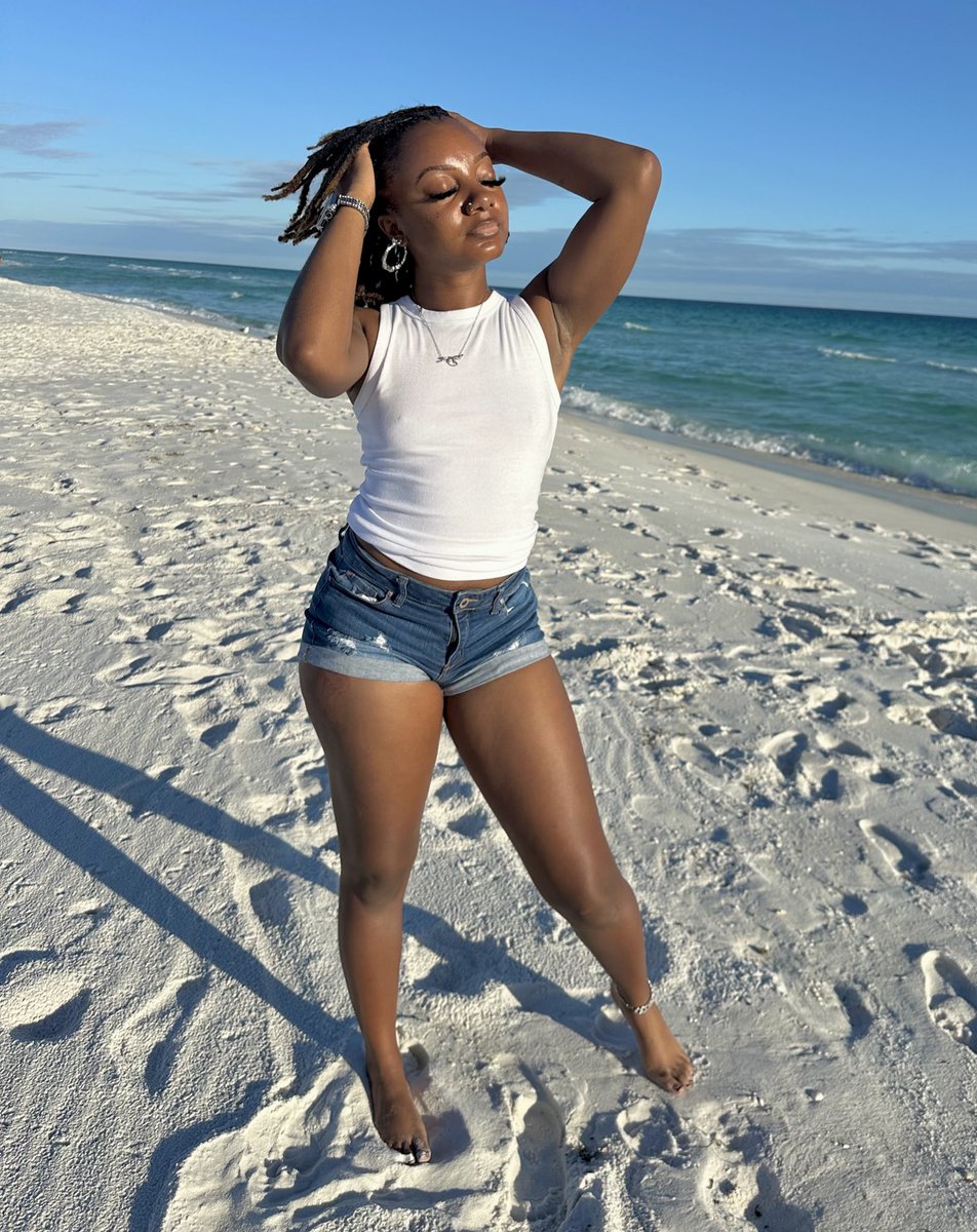 amormya_'s tweet photo. lil media update. 🏖️ https://t.co/lBbCsj4DoL
