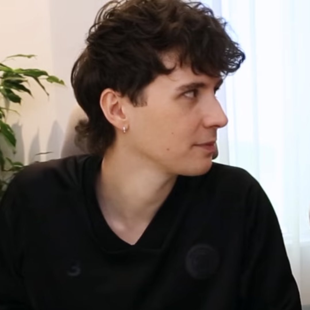 luvdnpz's tweet photo. one of my favourite genders i mean genres of dan photos https://t.co/8WhRdGz9DC