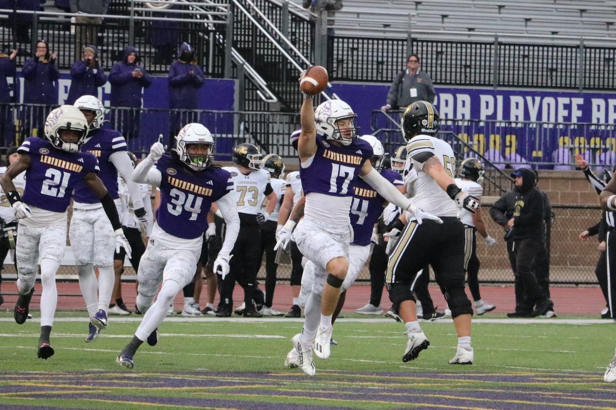 WIUFootball's tweet photo. Victory Sunday!

#GoNecks | #OneGoal | #ECI https://t.co/22YGMQhZtF