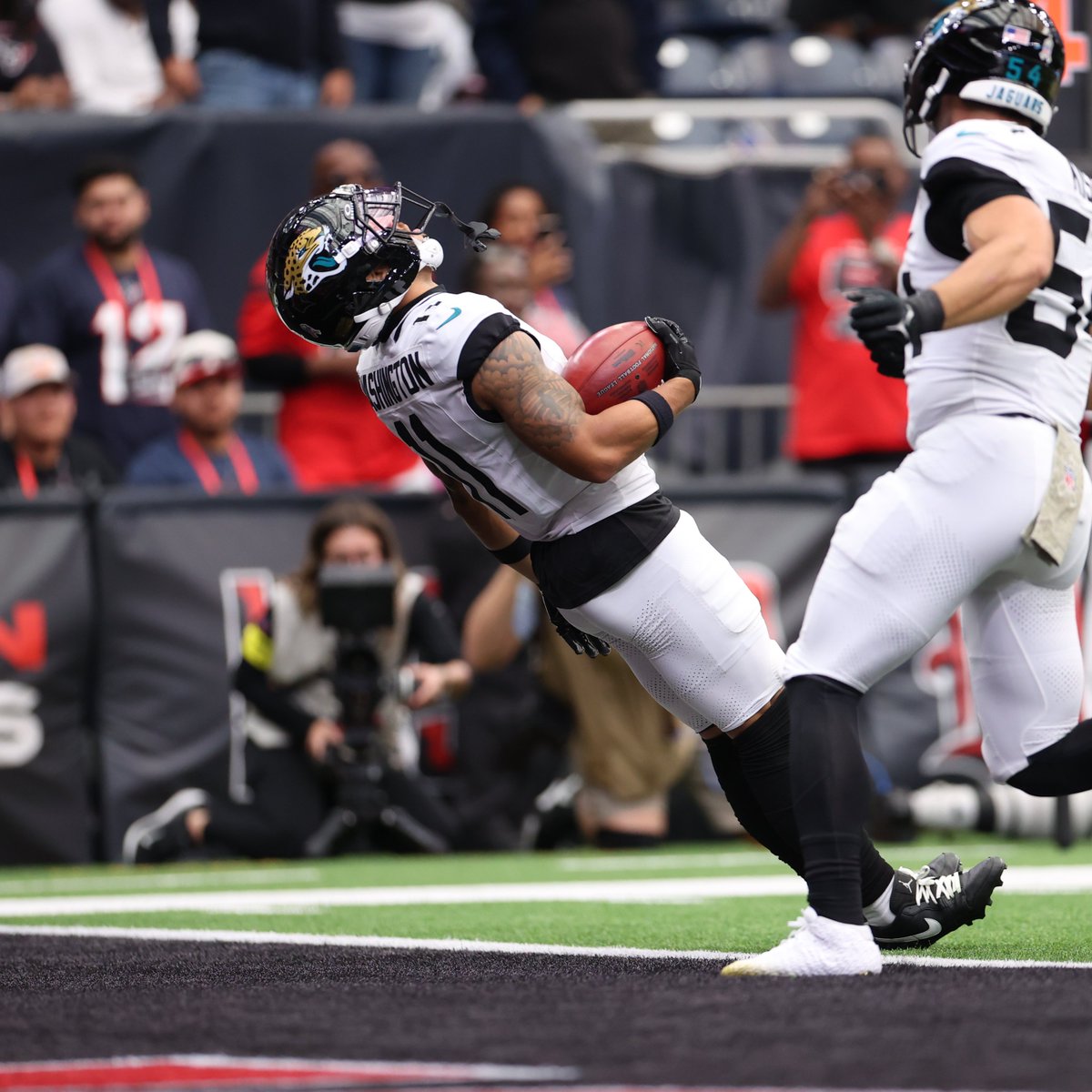 . <a href="/CPW11_/">Parker Washington</a> registered the third punt returned for a touchdown of his career, the most in franchise history, in today’s matchup to put the Jaguars ahead 17-0. Washington is the first player in the NFL since 2019 (RB Nyheim Hines) to score two punt return touchdowns in a single