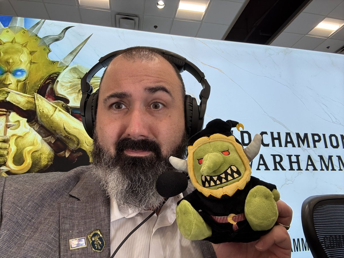 AoS World Championships of Warhammer grand final is kicking off with Gloomspite Gitz vs Hedonites of Slaanesh. Who wins? Watch and find out: youtube.com/live/_3ZoXC9vI… #WarhammerCommunity #ageofsigmar #Warhammer