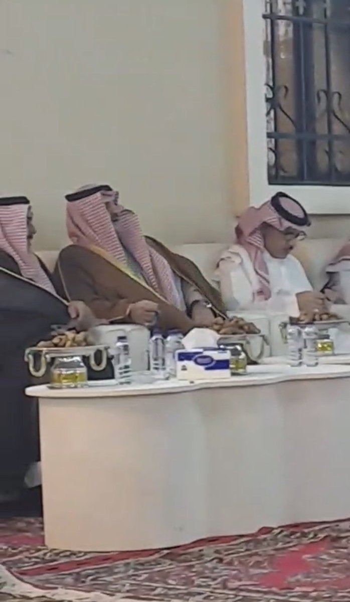 alsqaabh's tweet image. صورة تجمع ابن العم إبراهيم عبد الرحمن #الصقعبي مع الشيخ نواف بن عبد العزيز بن طراد الملحم في ضيافة #الملحم بمدينة #سكاكا
#الصقور_الوائلية
#عنزه