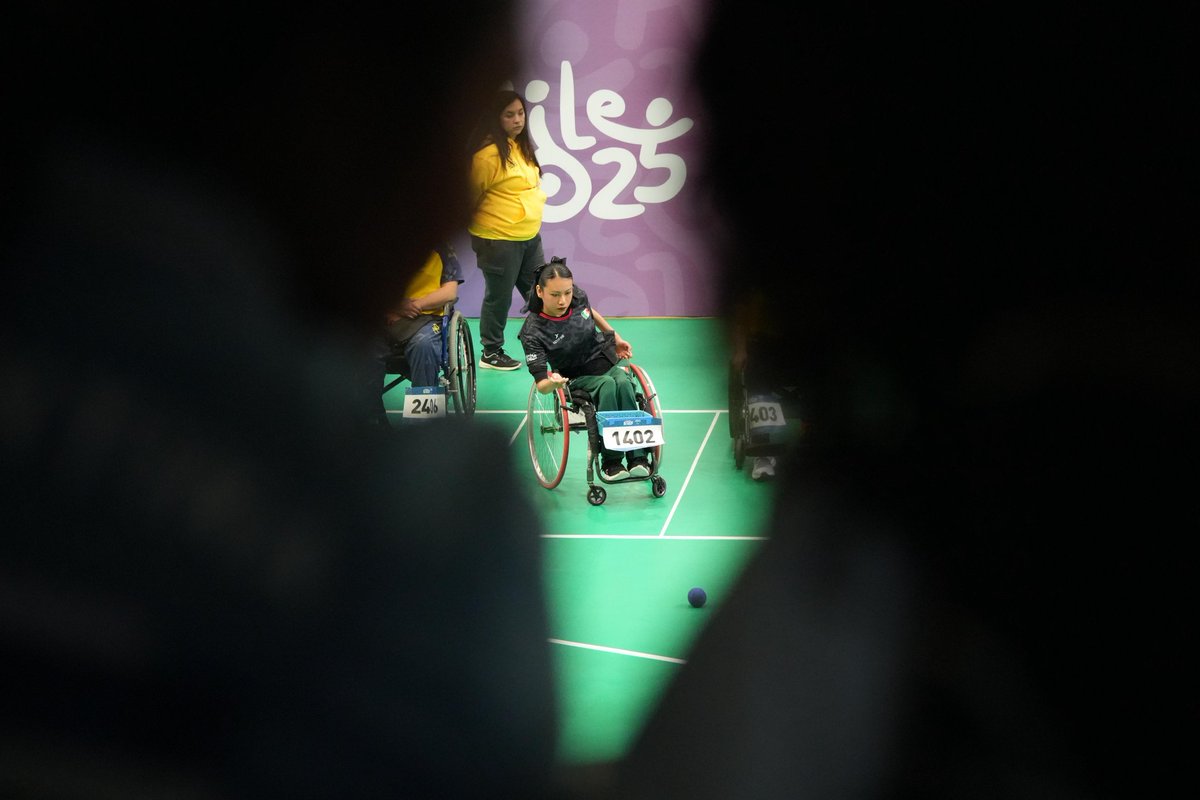 COPAME's tweet photo. 🎯🇲🇽 En su última jornada de los Juegos Parapanamericanos Juveniles Chile 2025 🇨🇱, México brilló en la cancha en la prueba mixto por equipos BC4 tras vencer a Colombia 🇨🇴 ✨
Nuestras #Promexas cierran su participación dejando el nombre de México en alto. #Chile2025 https://t.co/qHJpu8WBLZ