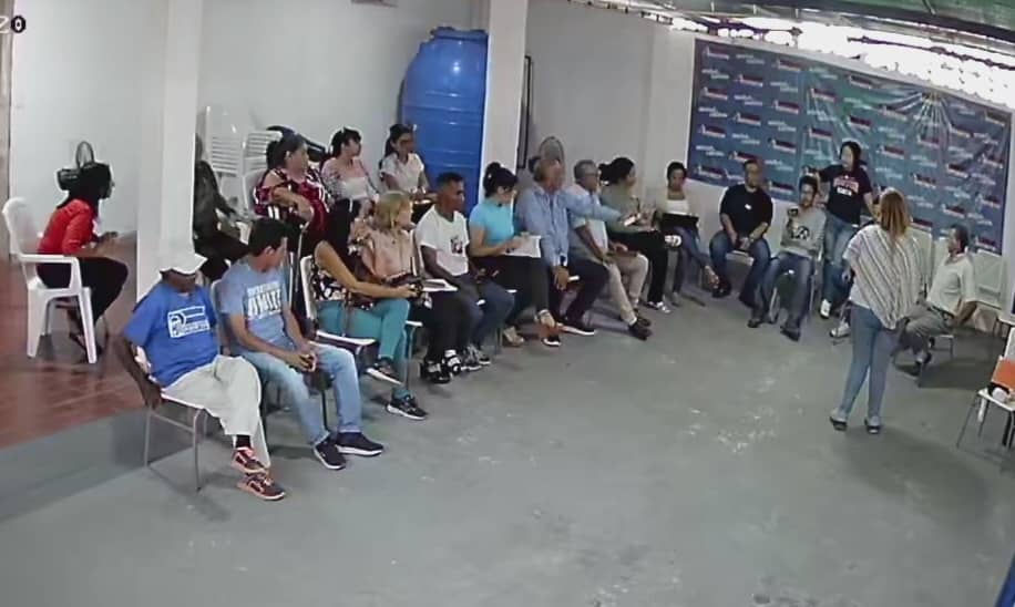 Las luchas Democrática avanzan, organizándose cada día en cada comunidad. Debemos realzar el contenido en nuestra #Constitución y los derechos q nos asisten.
Cada venezolano tiene derecho a afiliarse  a cualquier organización, desde <a href="/partidoUNT/">Un Nuevo Tiempo</a> luchamos por el bien del ciudadano.