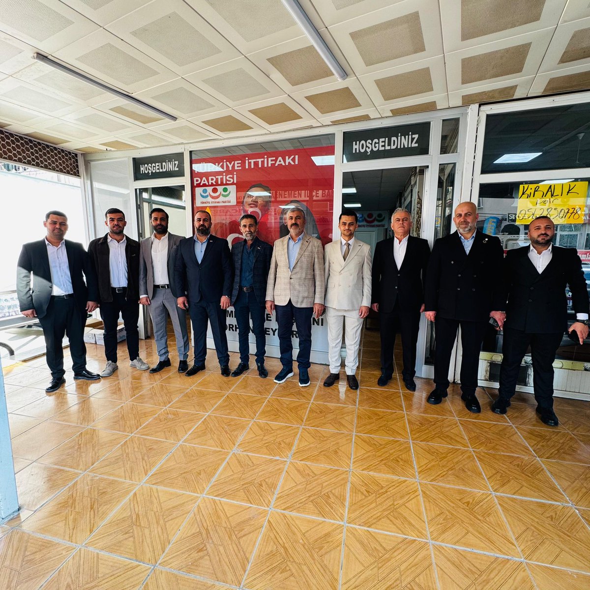 Karşıyaka ve Menemen ilçe kongrelerimizi tamamladık. İlçe başkanı olarak seçilen Tanıl Yılma ve Orhan Seyyar başkanlarımıza görevlerinde başarılar dileriz. 

Türkiye İttifakı İzmir'de Liderimiz Sinan Oğan'ın önderliğinde teşkilatlanma çalışmalarına hızla devam etmektedir.