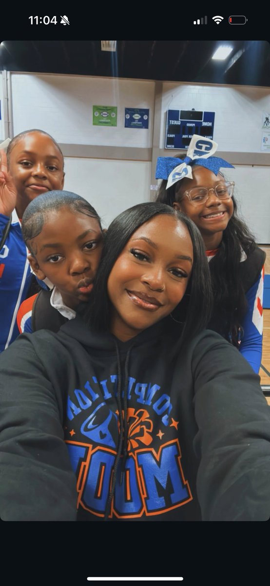 Give my girl her flowers daily. The best mom &amp; friend 🫶🏾💞