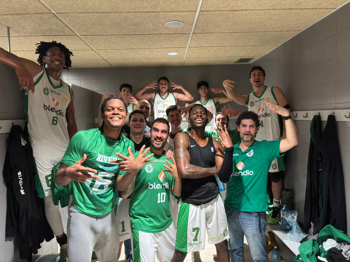 Tenemos foto de vestuario, como no podía ser de otro modo 😎