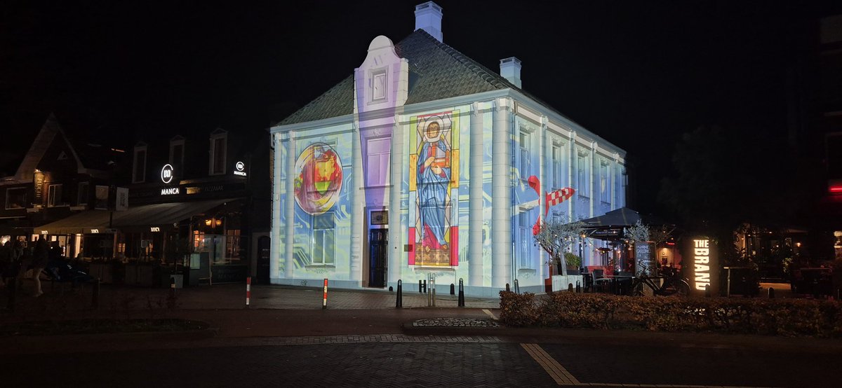 LintioWizzard's tweet photo. Ook in #Veldhoven #GLOW 💡 #Eindhoven 📸📸📸 https://t.co/yfbwfHilyX