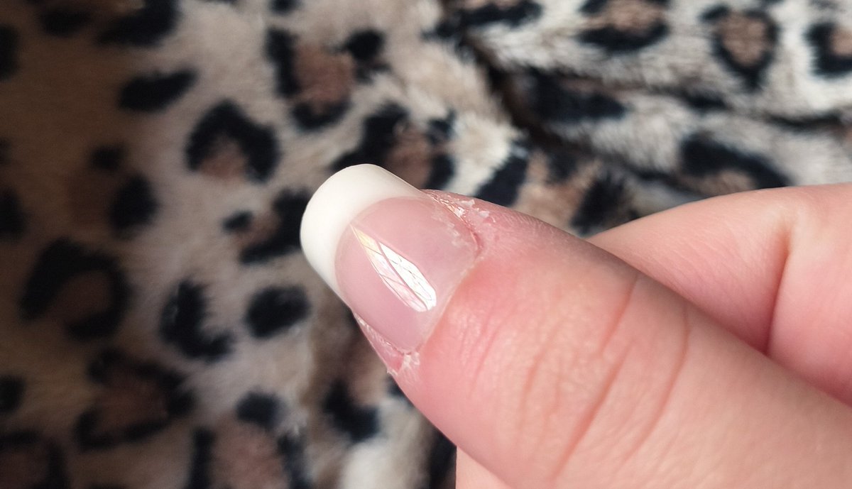 chelinex0557's tweet image. So tired of buying "natural" press ons and they're insanely glossy. That's not natural. Looking at you #kissnails