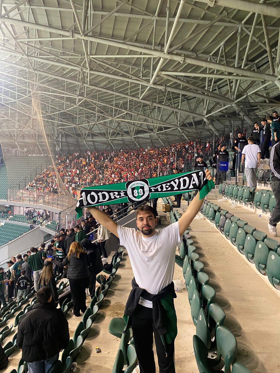 cincona KOCAELİSPOR ambargosu. 

#HodriMeydan #Kocaelispor