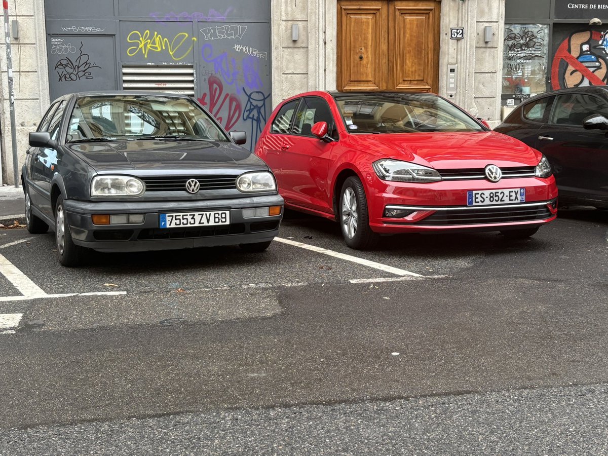 OttantaMagic's tweet image. A rare Mk7 Golf with 3 door body but not a GTI version, alongside  a Mk3 one.