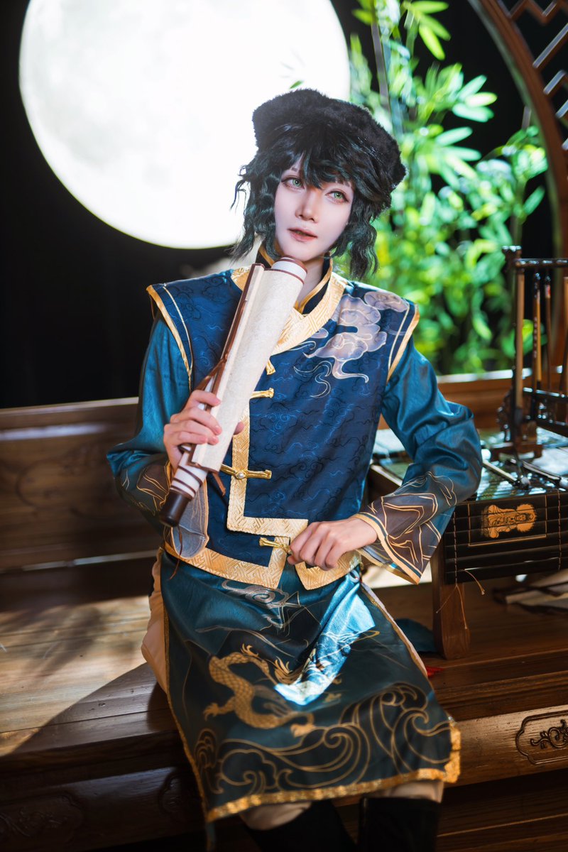 yuuriyou's tweet photo. 海上博山，鹤乘紫烟，问道长生。

第五人格ー画家コスプレ

#IdentityV 
#第五人格 
#コスプレ https://t.co/iwcPmAWuuh