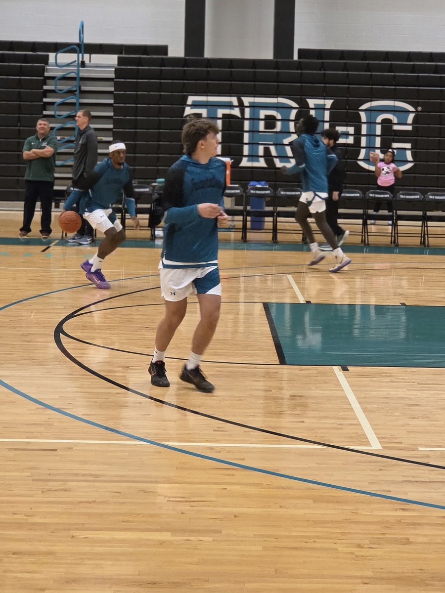 iancle1's tweet image. We always support ❤️ #icchangeshowcase is #biggerthanbasketball