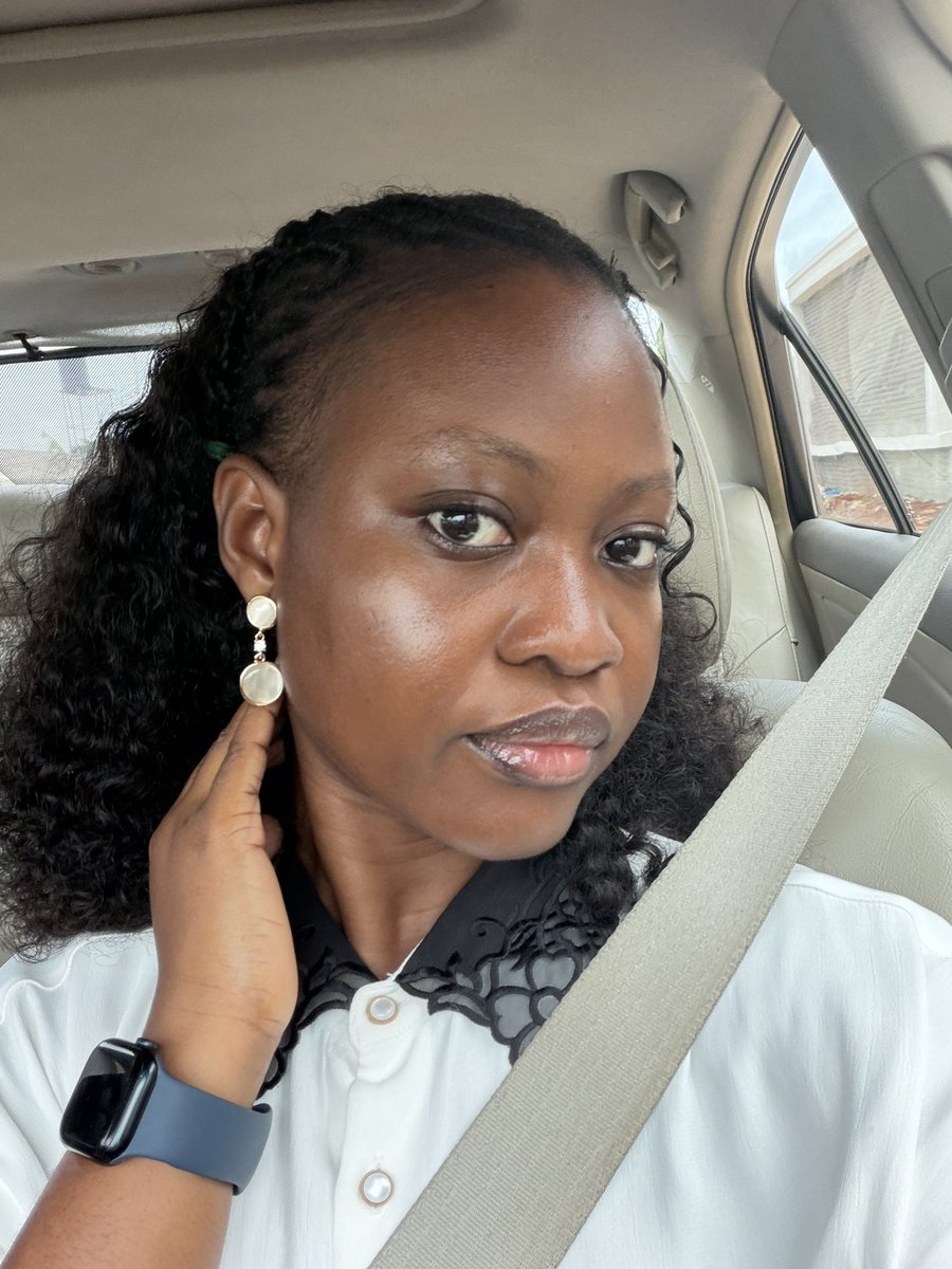 *Opens front camera*

Omo tan, Jesu!😍