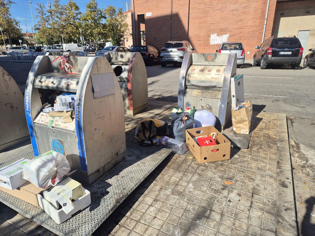 #tarragonabruta
Esta es la NORMALIDAD que el <a href="/TGNAjuntament/">Ajuntament de Tarragona</a> celebra. 
Nosotros, esta normalidad NO la queremos. Decimos BASTA❗️
El 1️⃣5️⃣ NOV todos a la manifestación 🔊🔊🔊🔊
Campo Claro, hoy 👇