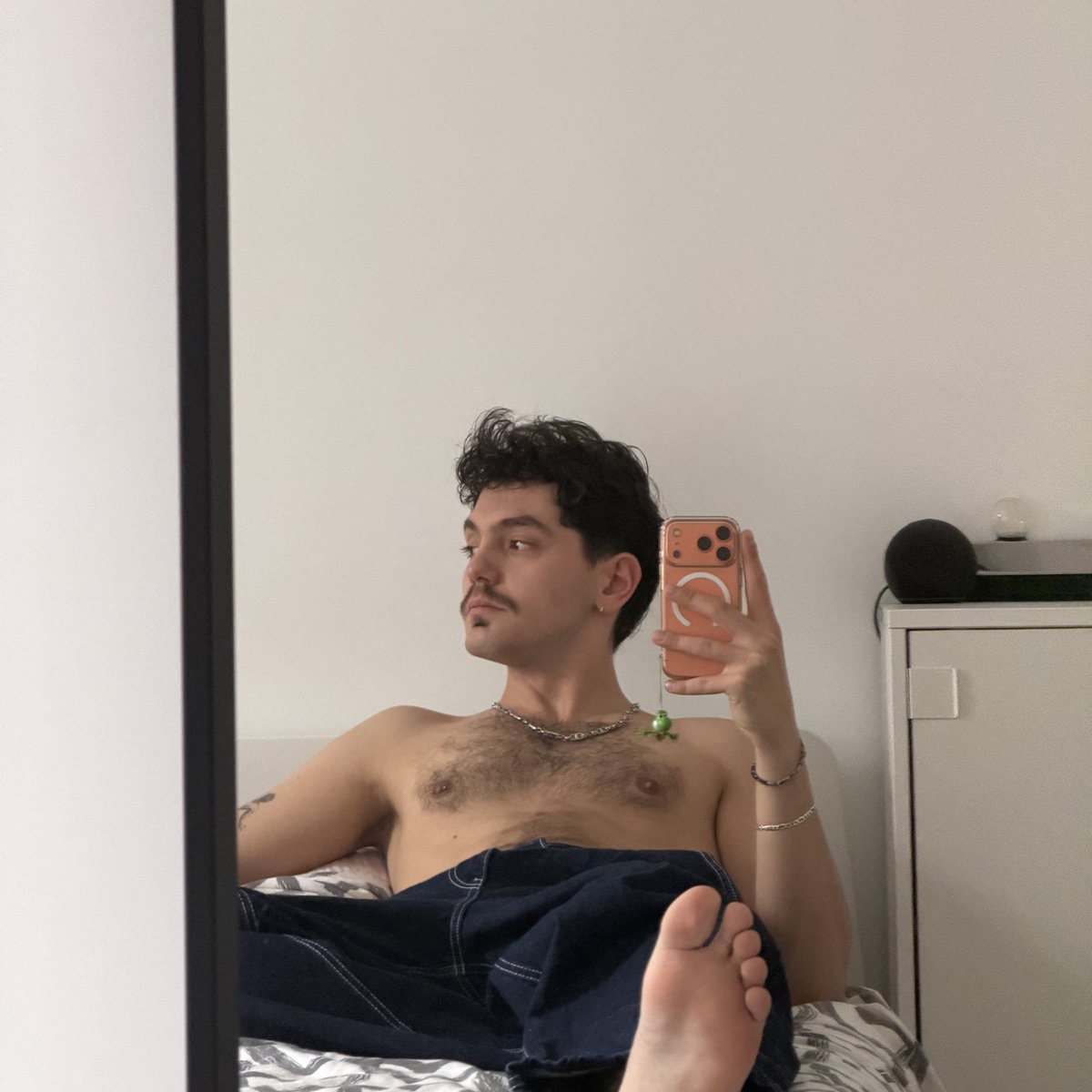 fabienvdc's tweet photo. 🍂 #LGBTQIAMovember https://t.co/WNLlSkbIPS
