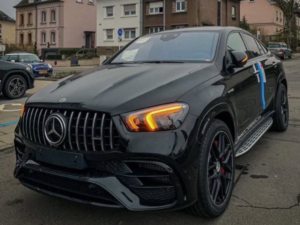 Ariwodo_'s tweet photo. God when i finally buy this CAR make e no turn old model https://t.co/uDZcQRkZ7j