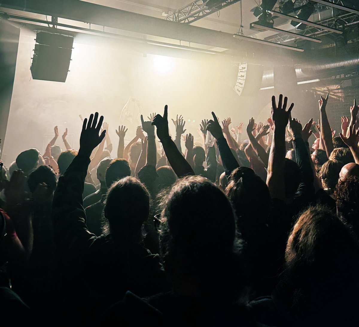 Das took this picture yesterday at the McLusky gig in Wiesbaden. I stayed at home with uncle and had a good time too!