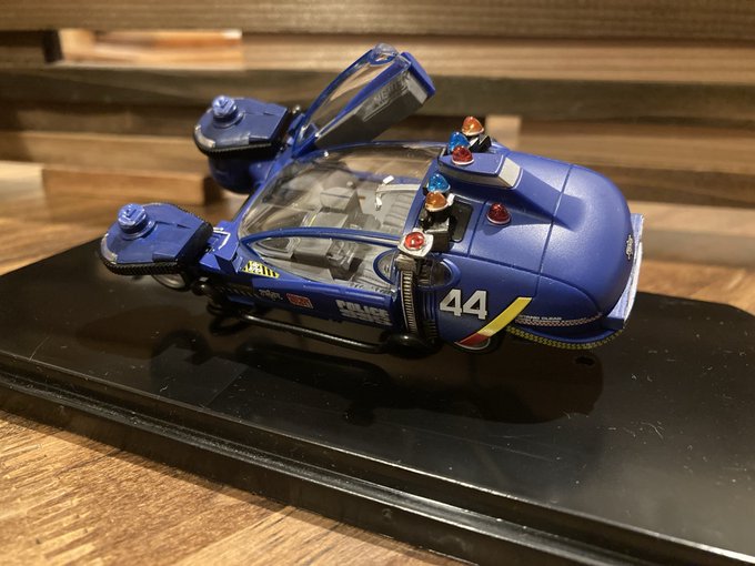 ha1305's tweet photo. ディスプレー台を用意
これで素手で触らずに愛でられるように~♪
このモデル、パトランプがクリアパーツで出来てるのが
アクセントとしてかなり効いてるんだな~
#ブレードランナー #bladerunner #ポリススピナー #policespinner https://t.co/5acJ2cSs0U