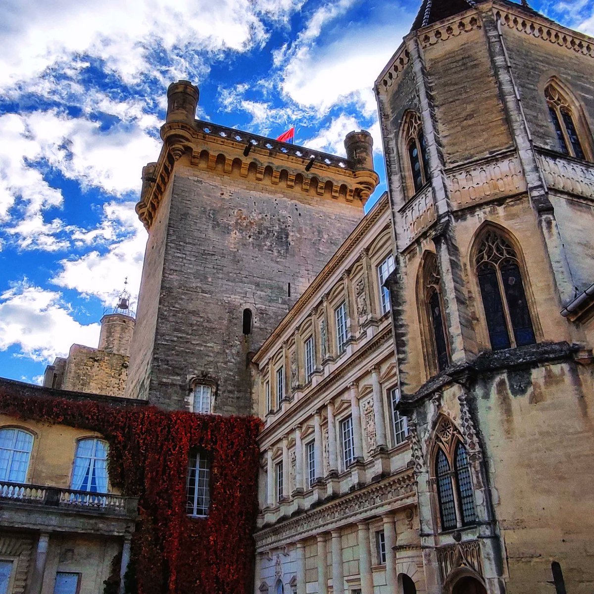 bonfils_stephan's tweet photo. Uzès 🚶 #uzes https://t.co/Ltl3hfIBr9
