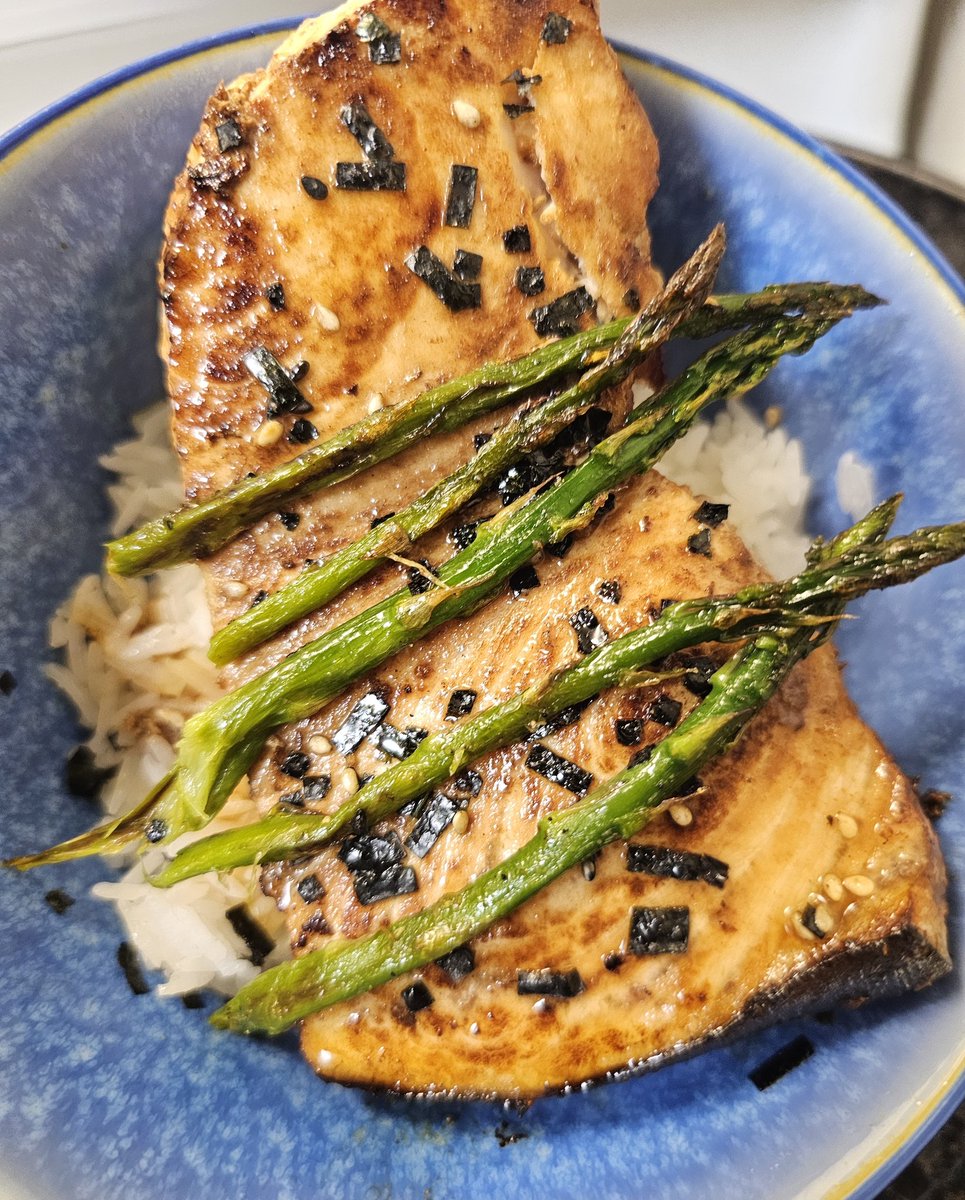 I call this 'Honrorary White Surf Steak'

Cast iron swordfish w/ Master Race seasoning (furikake/fresh ground ginger/black garlic/s*y sauce) on a bed of seaweed and topped with lemon-ginger asparagus