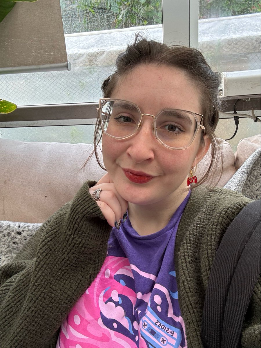 Lydia 💜 tweet media